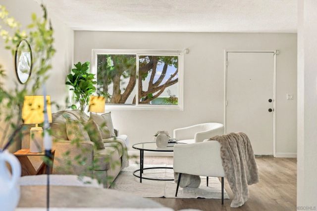 7864 Camino Raposa, San Diego, CA 92122