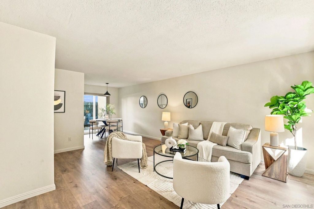 7864 Camino Raposa, San Diego, CA 92122