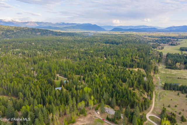 1894 Bowen Arrow RD, Sandpoint, ID 83864