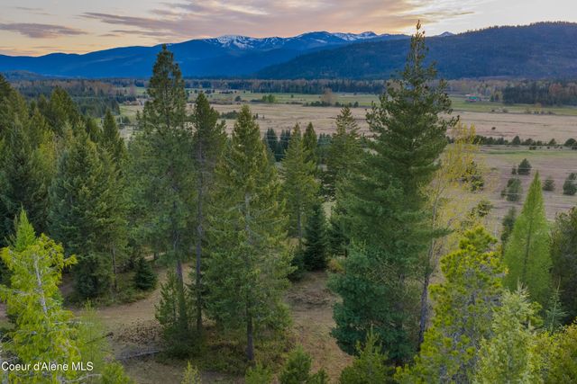 1894 Bowen Arrow RD, Sandpoint, ID 83864