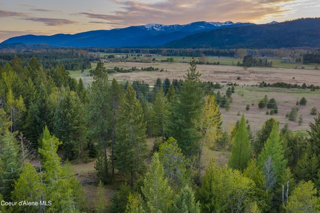 1894 Bowen Arrow RD, Sandpoint, ID 83864