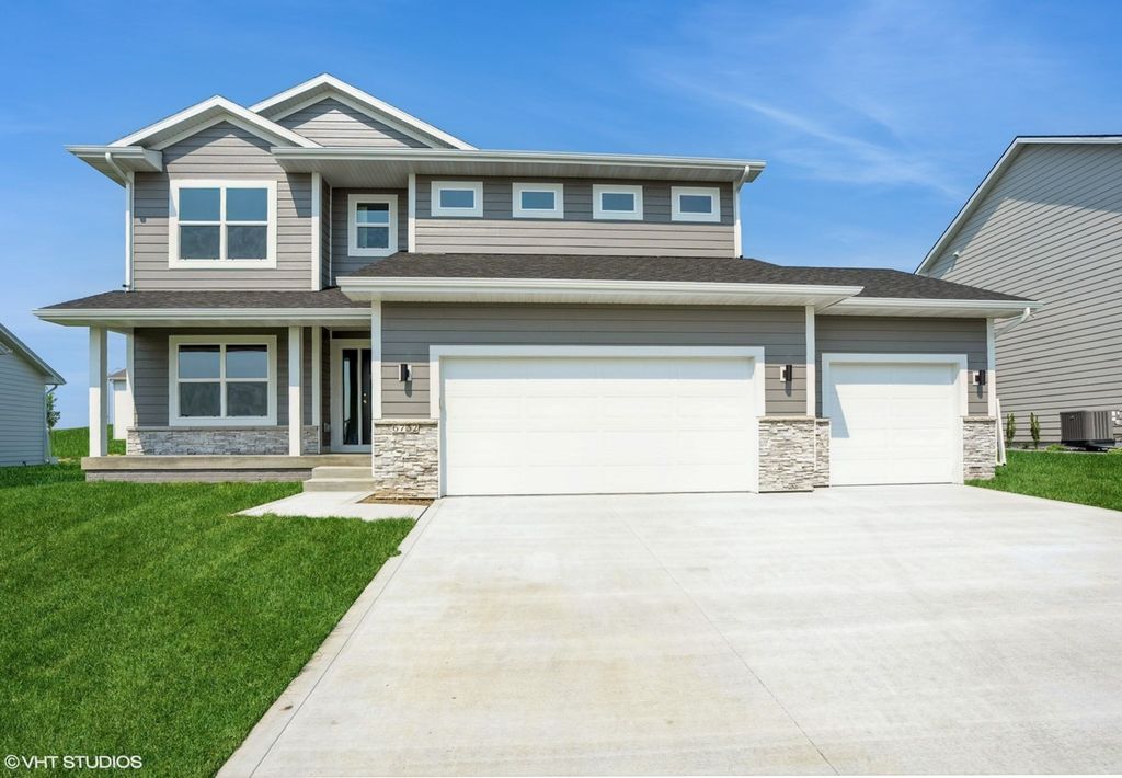 6732 Bright Street, Johnston, IA 50131