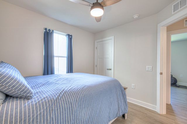 525 Streamview Dr, White House, TN 37188