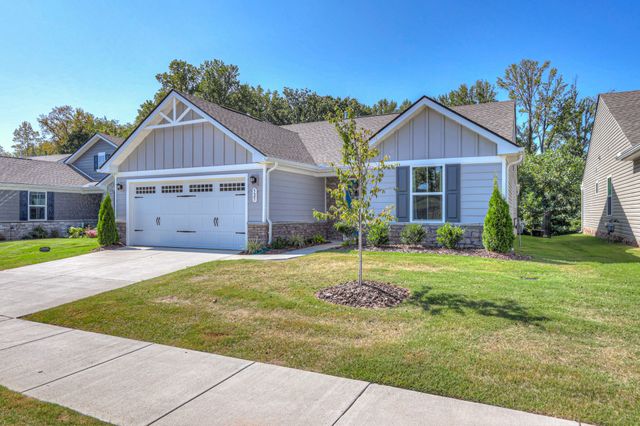 525 Streamview Dr, White House, TN 37188