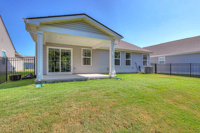 525 Streamview Dr, White House, TN 37188