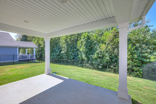 525 Streamview Dr, White House, TN 37188