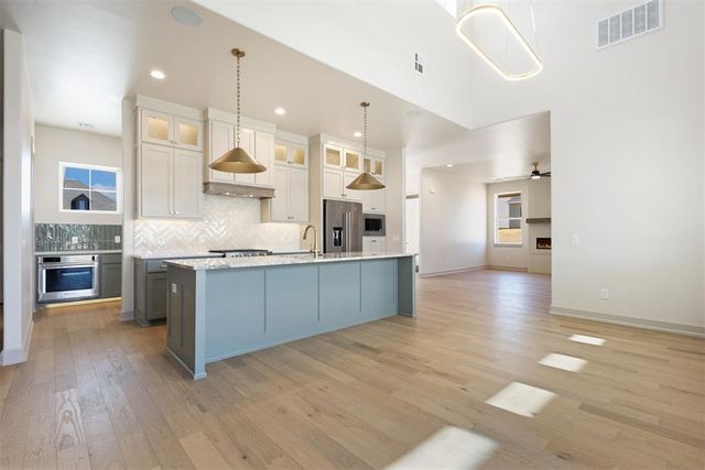 8101 Amber Ridge Drive, Edmond, OK 73034
