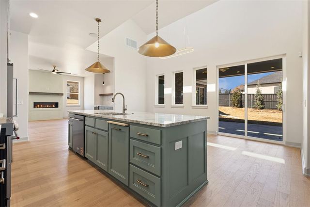 8101 Amber Ridge Drive, Edmond, OK 73034