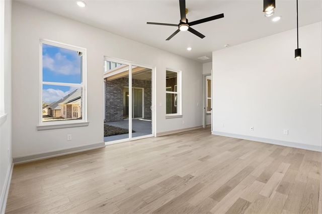 8101 Amber Ridge Drive, Edmond, OK 73034