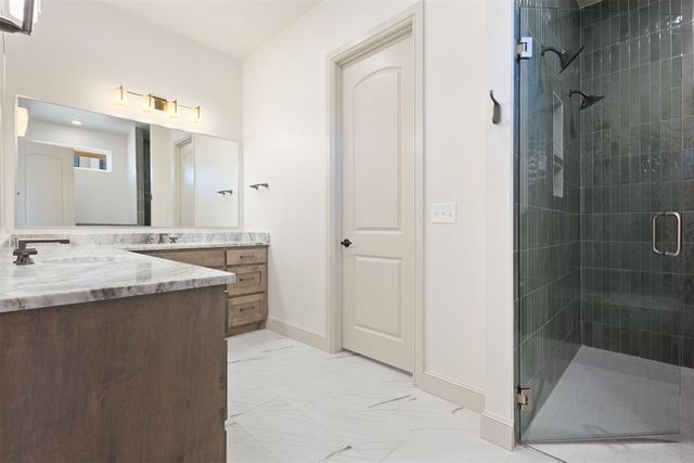 8101 Amber Ridge Drive, Edmond, OK 73034