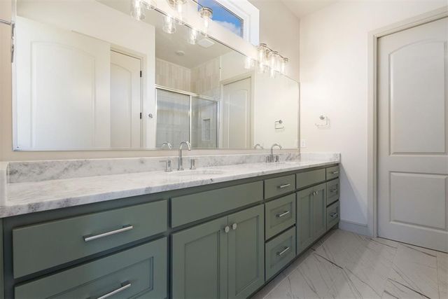 8101 Amber Ridge Drive, Edmond, OK 73034