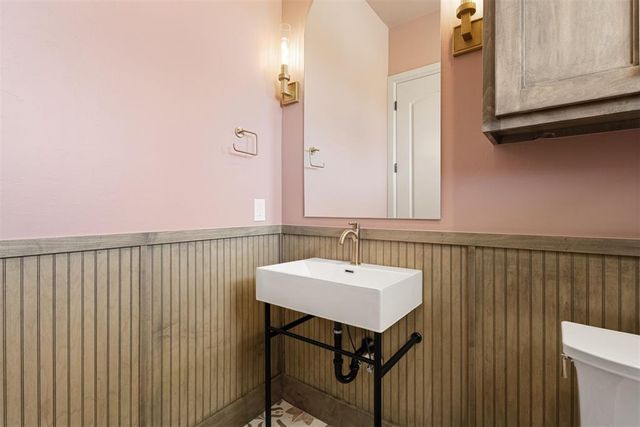 8101 Amber Ridge Drive, Edmond, OK 73034