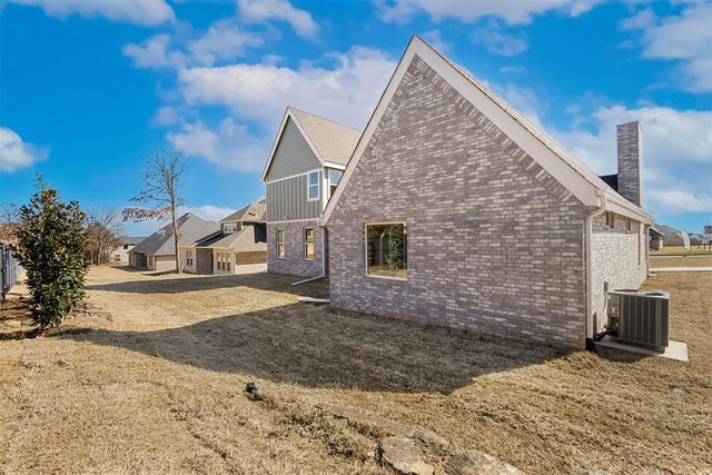 8101 Amber Ridge Drive, Edmond, OK 73034