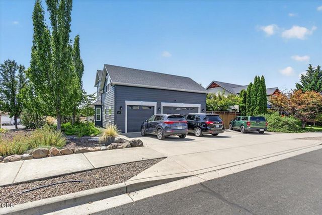 410 Patricia Lane, Eagle Point, OR 97524