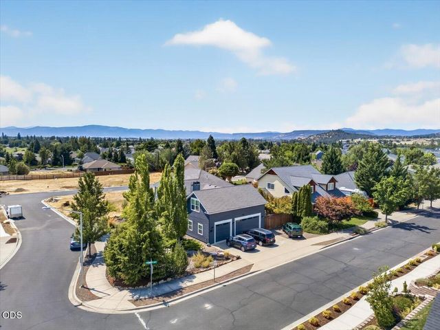 410 Patricia Lane, Eagle Point, OR 97524