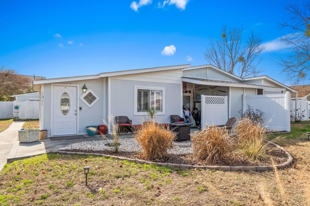 1361 Turkey Ridge Rd Apt A, Surfside Beach, SC 29575