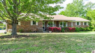 14 Woodland Dr # 10, Benton, KY 42025