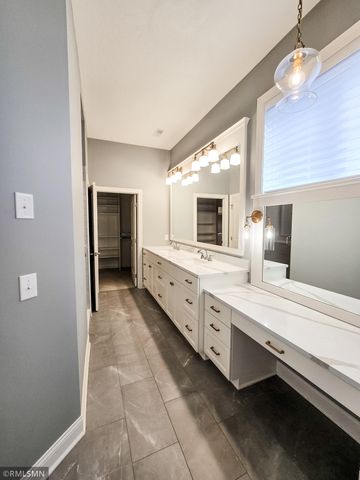 5014 Dale Ridge Road, Woodbury, MN 55129