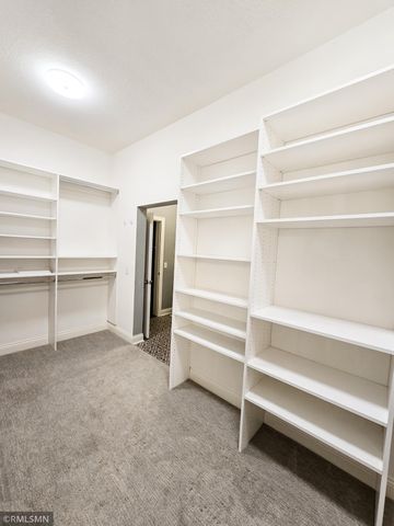 5014 Dale Ridge Road, Woodbury, MN 55129