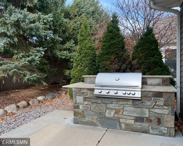 5014 Dale Ridge Road, Woodbury, MN 55129