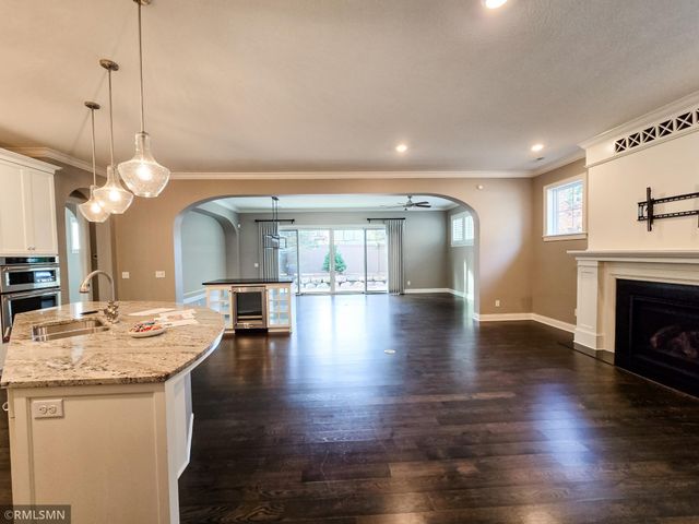 5014 Dale Ridge Road, Woodbury, MN 55129