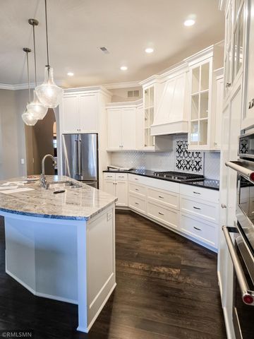 5014 Dale Ridge Road, Woodbury, MN 55129