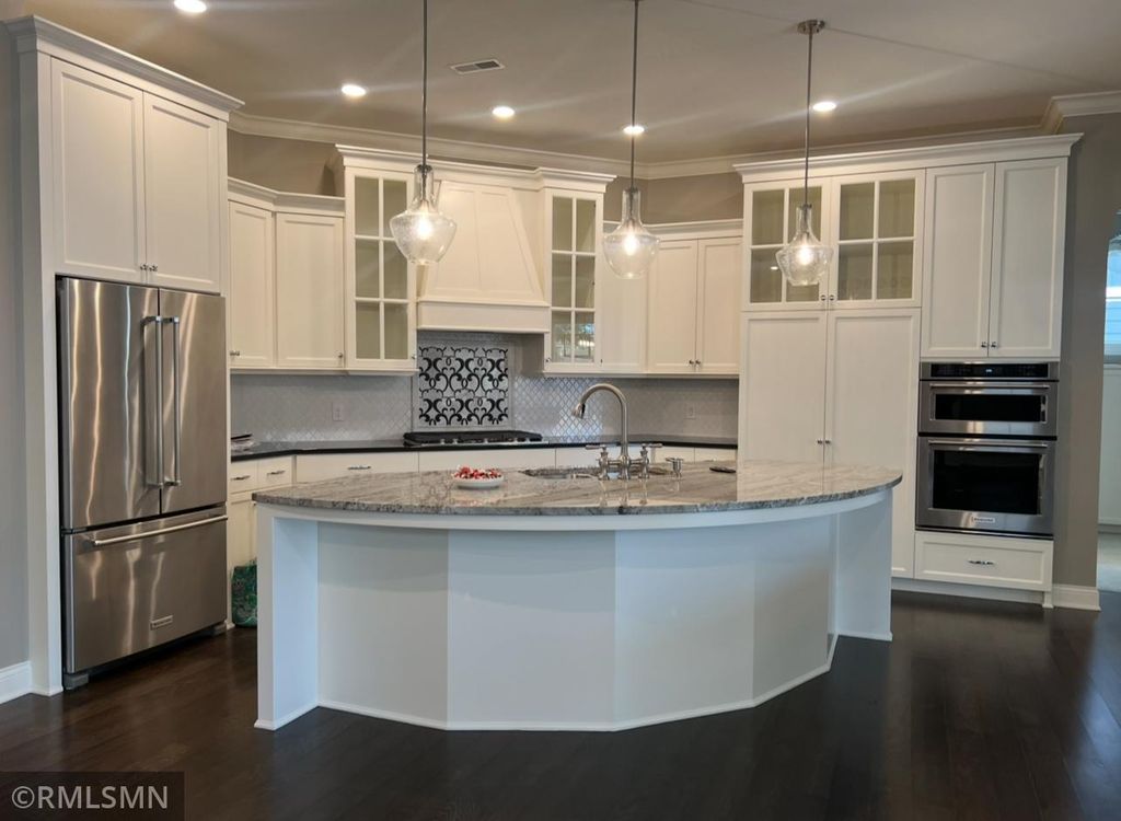 5014 Dale Ridge Road, Woodbury, MN 55129