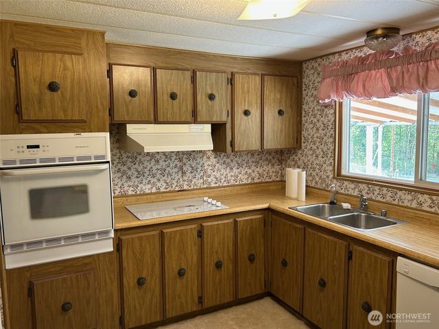 43401 Challenger Road, Concrete, WA 98237