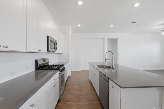 5922 CORSICANA WAY, Seguin, TX 78155