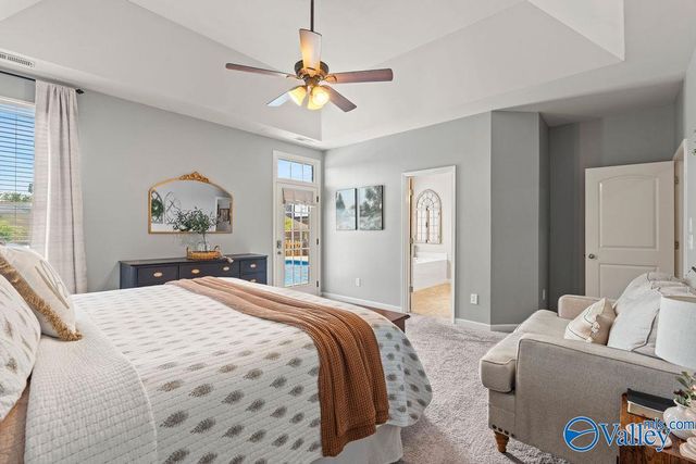 2905 Old Barn Circle, Owens Cross Roads, AL 35763
