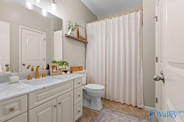 2905 Old Barn Circle, Owens Cross Roads, AL 35763