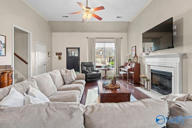 2905 Old Barn Circle, Owens Cross Roads, AL 35763
