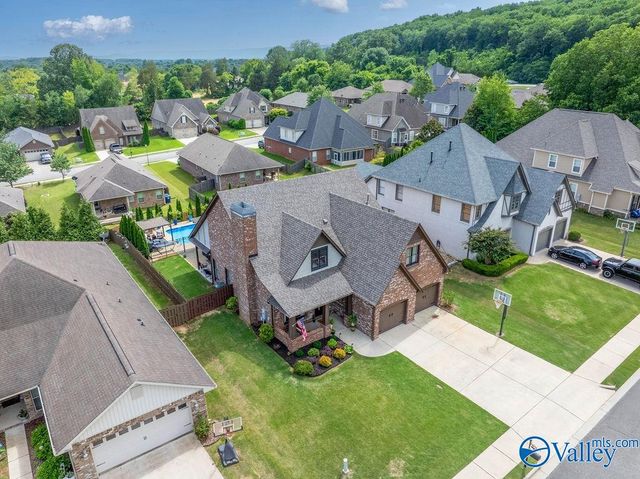 2905 Old Barn Circle, Owens Cross Roads, AL 35763