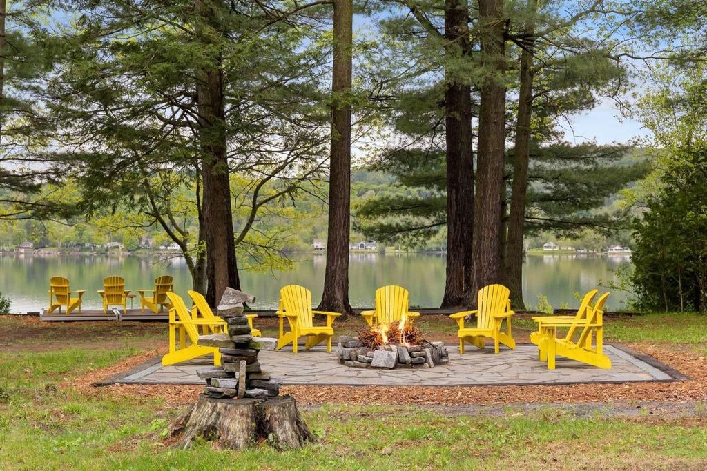 78 Camp Elizabeth Way, Newport City, VT 05855