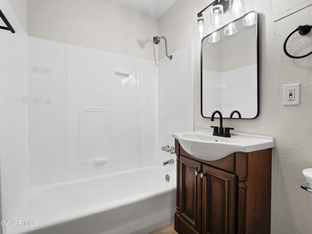 44140 W Lightwood Avenue, Lancaster, CA 93534