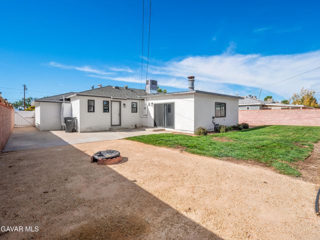 44140 W Lightwood Avenue, Lancaster, CA 93534