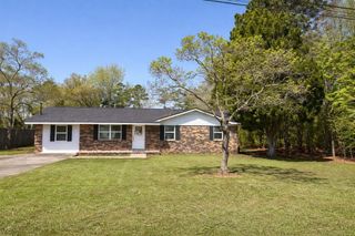 5924 Henry Mouring Road, Dothan, AL 36305
