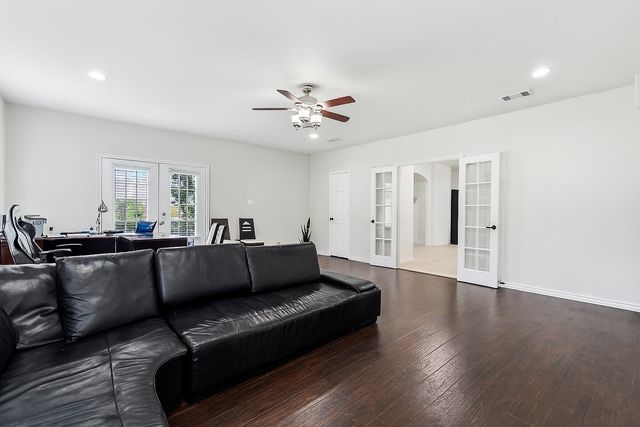 2026 Klondike Street, Grand Prairie, TX 75050