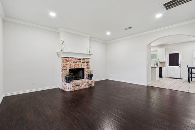 2026 Klondike Street, Grand Prairie, TX 75050