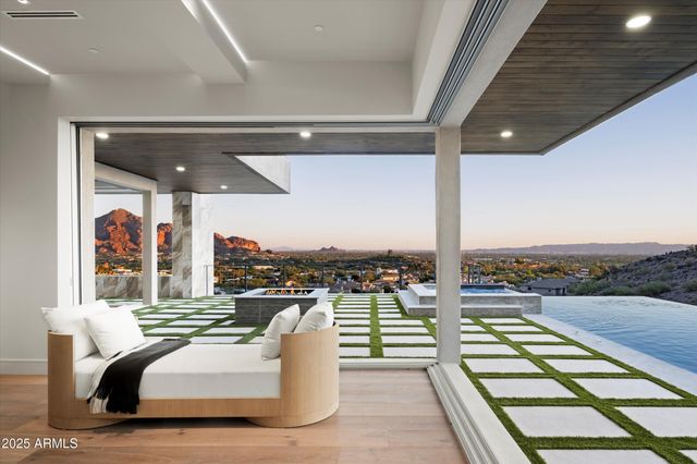 6800 N 39TH Place, Paradise Valley, AZ 85253