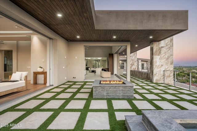 6800 N 39TH Place, Paradise Valley, AZ 85253