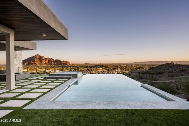 6800 N 39TH Place, Paradise Valley, AZ 85253