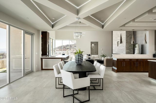 6800 N 39TH Place, Paradise Valley, AZ 85253