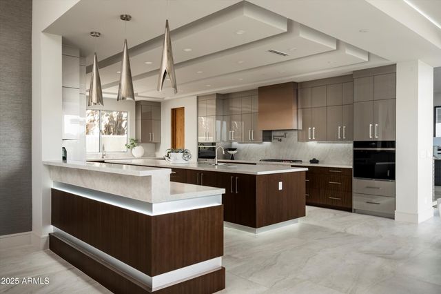 6800 N 39TH Place, Paradise Valley, AZ 85253