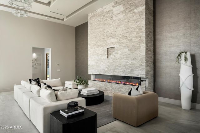 6800 N 39TH Place, Paradise Valley, AZ 85253