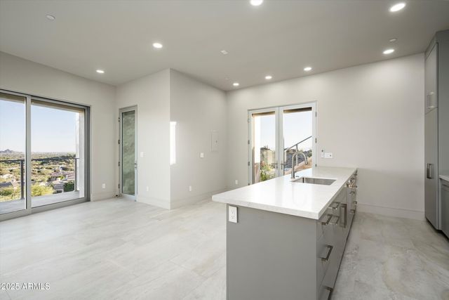 6800 N 39TH Place, Paradise Valley, AZ 85253