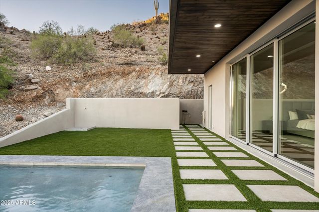 6800 N 39TH Place, Paradise Valley, AZ 85253