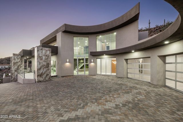 6800 N 39TH Place, Paradise Valley, AZ 85253