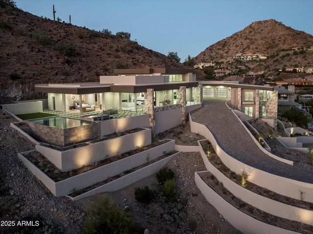 6800 N 39TH Place, Paradise Valley, AZ 85253