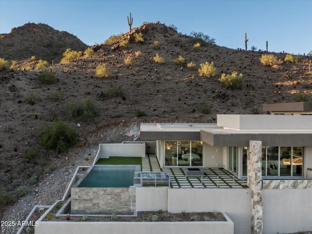 6800 N 39TH Place, Paradise Valley, AZ 85253